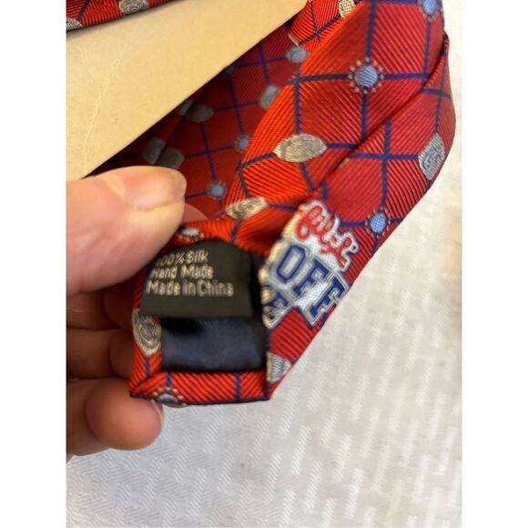 Chic fila collectors edition Kick OFF Game day tie new red 100% Silk - Picture 7 of 7